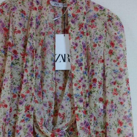 Zara Floral Sheer Blouse - Picture 6 of 6
